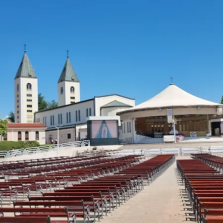 Lumar Апартаменты Любушки